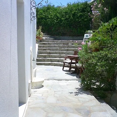 Aparthotel & Rania 3*