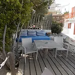 & Rania Aparthotel