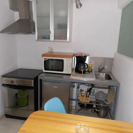 & Rania Aparthotel