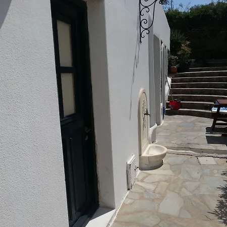Aparthotel & Rania 3*